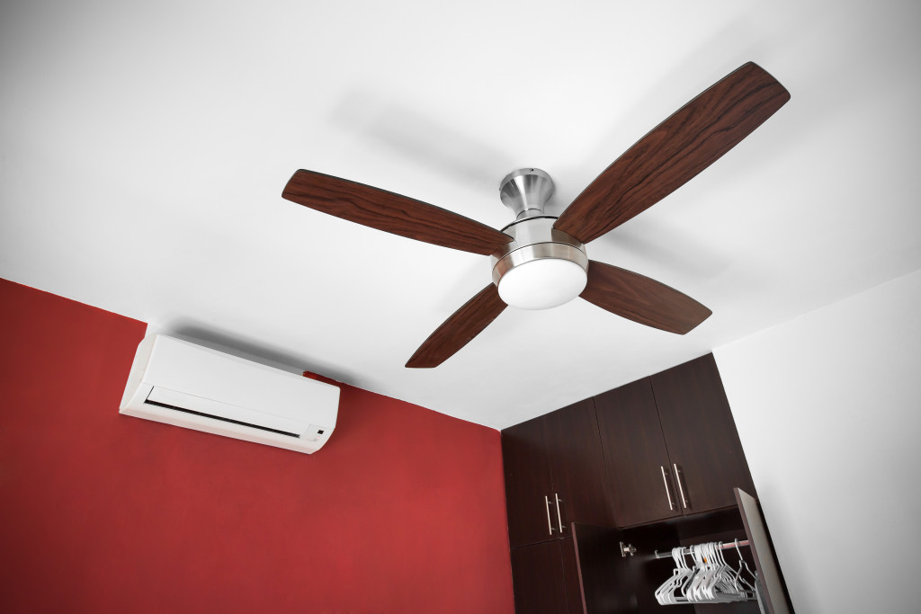 electric fan and aircon
